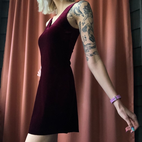red velvet mini dress - Picture 2 of 4